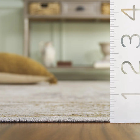 Safavieh Atlas 5'-3" x 7'-7" Rug in Ivory / Beige