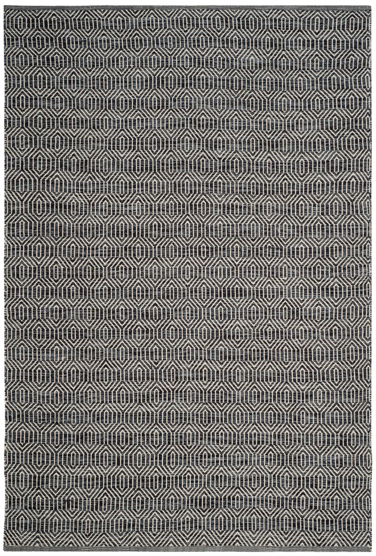 Safavieh Montauk 5'-0" x 7'-0" Rug in Ivory / Dark Grey