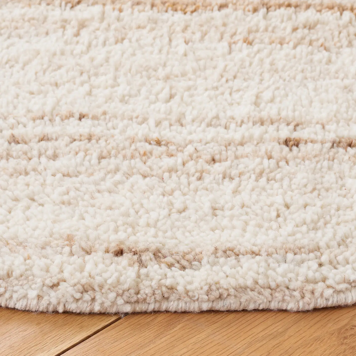 Safavieh Casablanca 5'-0" x 5'-0" Rug in Beige / Ivory