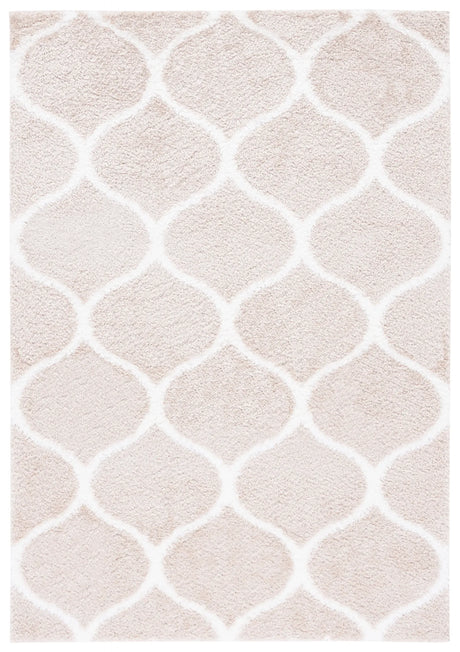 Safavieh Tahoe Shag 4'-0" x 6'-0" Rug in Beige / White
