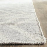 Safavieh Kilim 8'-0" x 10'-0" Rug in Silver / Ivory