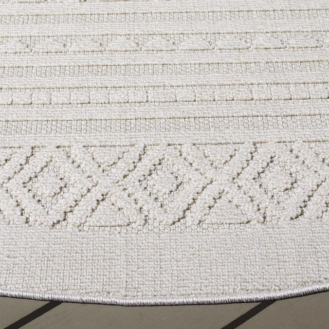 Safavieh Global 6'-7" x 6'-7" Rug in Light Beige / Ivory