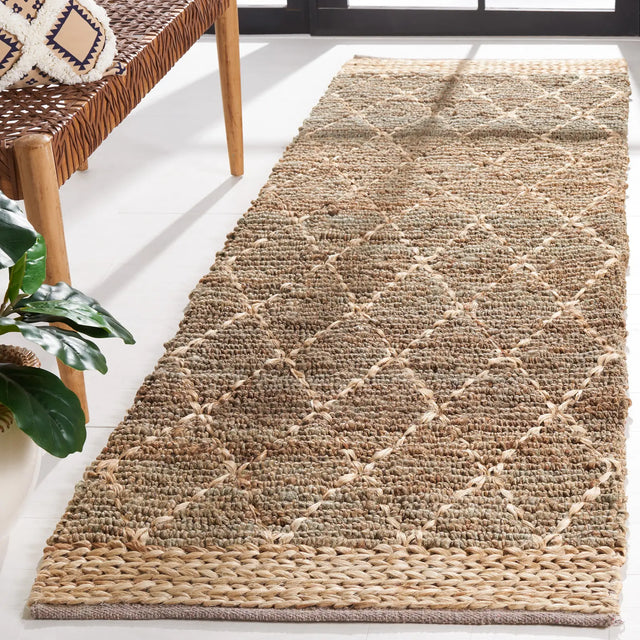 Safavieh Natural Fiber 2'-6" x 8'-0" Rug in Natural / Grey