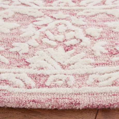 Safavieh Metro 6'-0" x 6'-0" Rug in Pink / Ivory