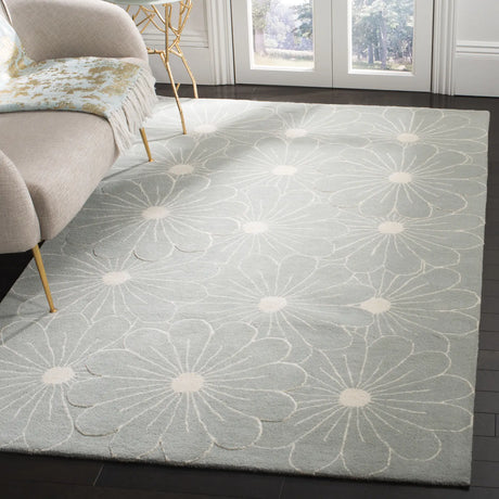 Safavieh Soho 3'-6" x 5'-6" Rug in Blue / Ivory