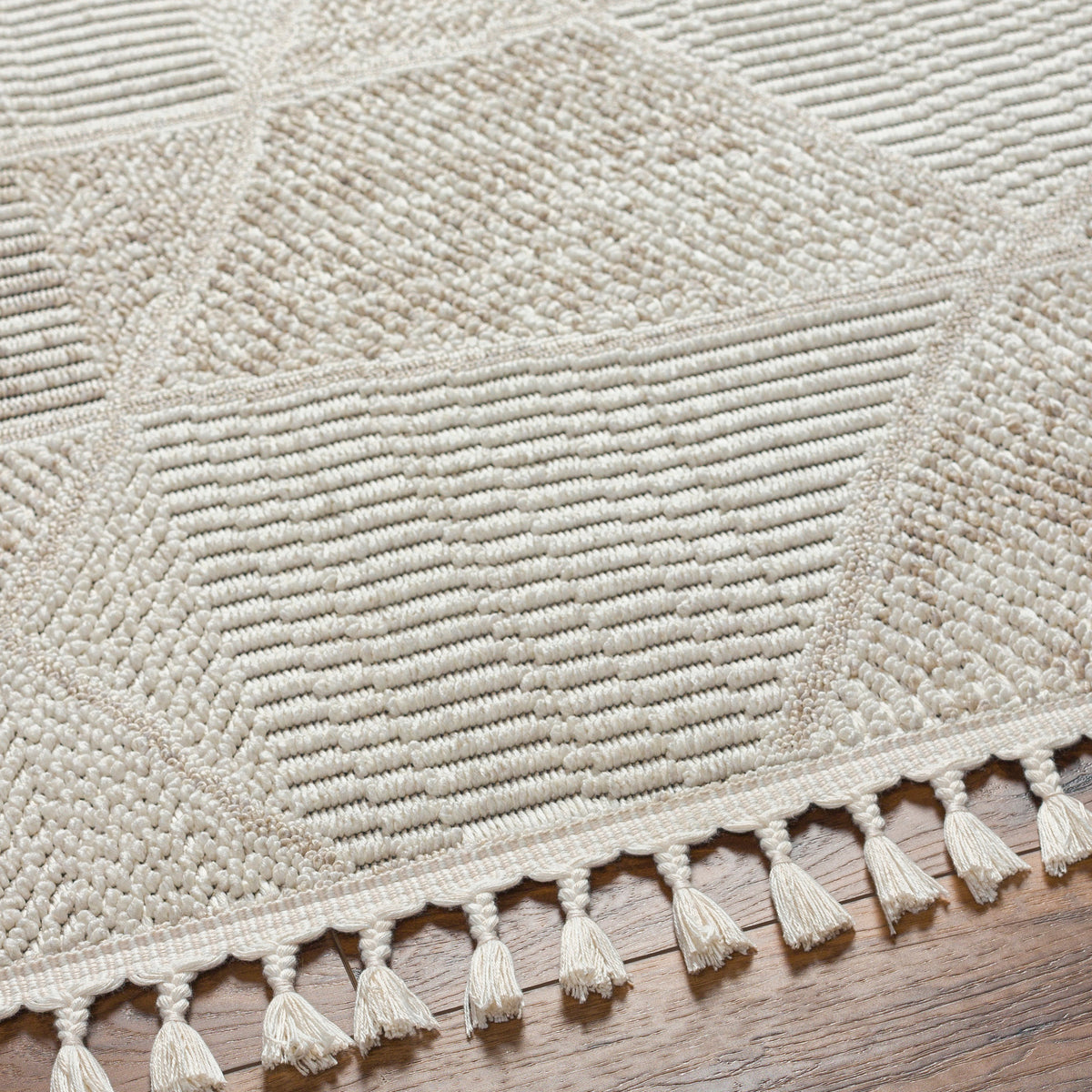 Surya Finland Fnd-2302 Cream, Off-White Rug.