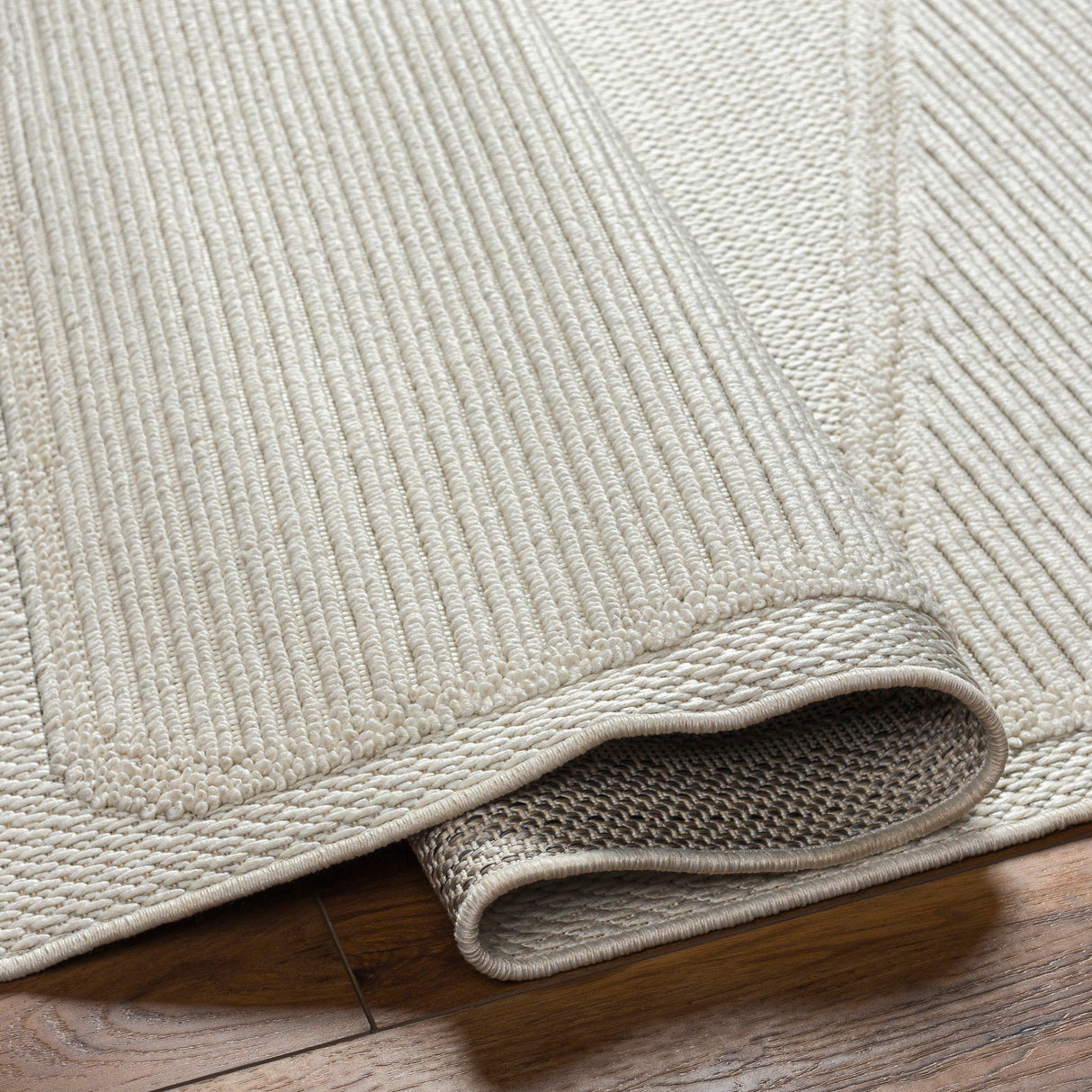 Surya Finland Fnd-2306 Cream Rug.