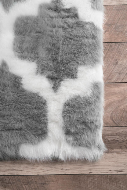 Nuloom Faux Sheepskin Shaunna Bibl25D Gray Area Rug