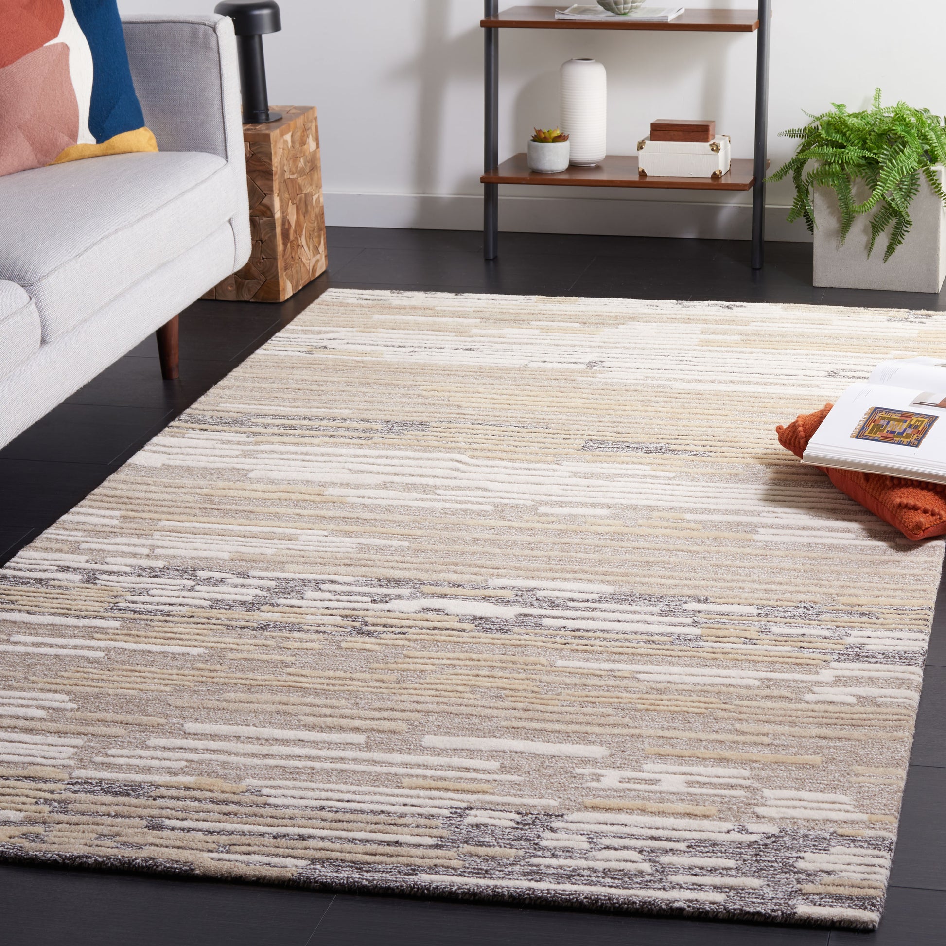 Safavieh Fifth Avenue Ftv131B Natural/Beige Area Rug