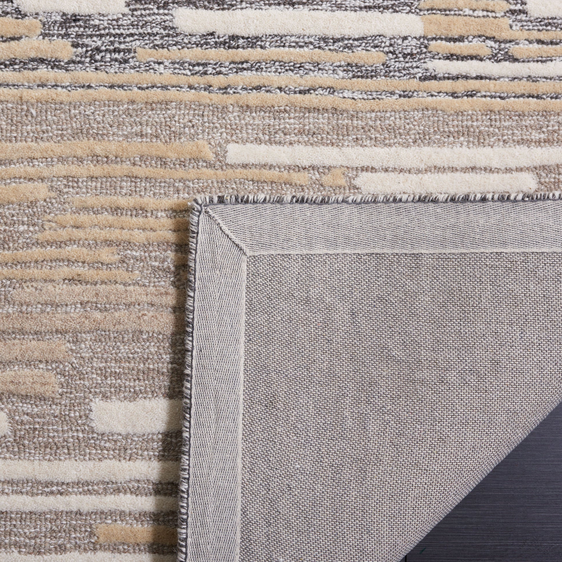 Safavieh Fifth Avenue Ftv131B Natural/Beige Area Rug