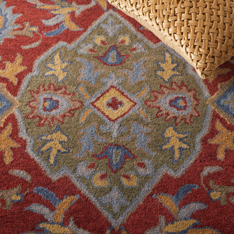 Safavieh Heritage Hg653Q Red/Green Rug.