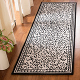 Safavieh Chelsea hk15c White / Black Rugs