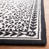 Safavieh Chelsea hk15c White / Black Rugs