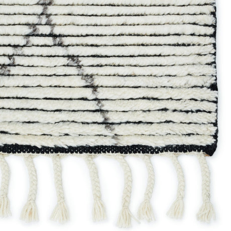 Jaipur Alpine Ammil Alp03 Cream/Black Rugs.