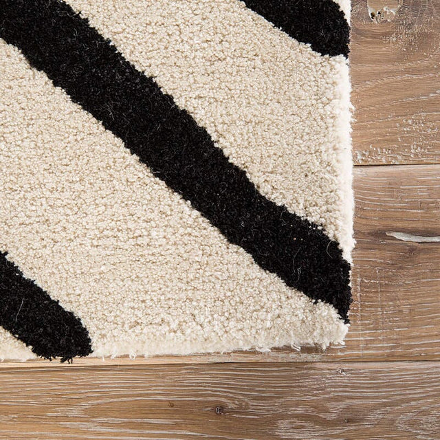 Jaipur Etho By Nikki Chu Gemma Enk10 Turtledove / Jet Black Rugs.