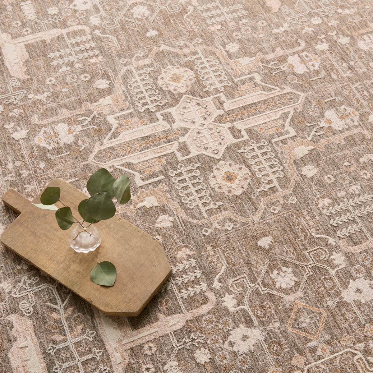 Jaipur Lilit Lechmere Lil03 Taupe/Cream Rug.
