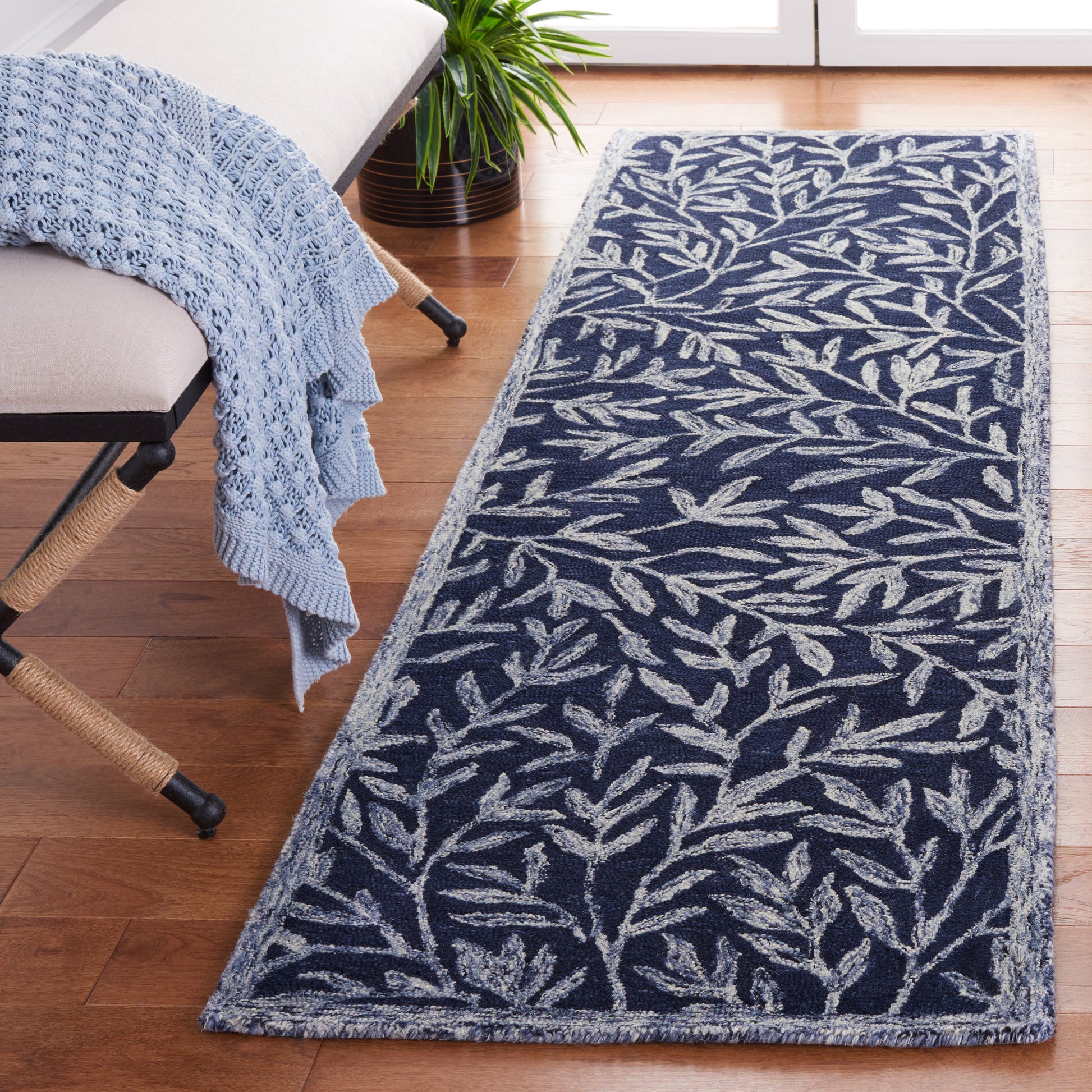 Safavieh Jardin Jar753N Navy/Ivory Area Rug