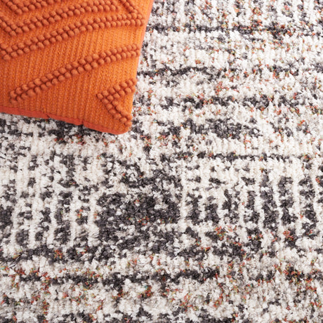 Safavieh Jericho Jer100Z Black/Rust Rug.