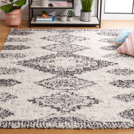 Safavieh Jericho Jer108A Ivory/Black Rug.