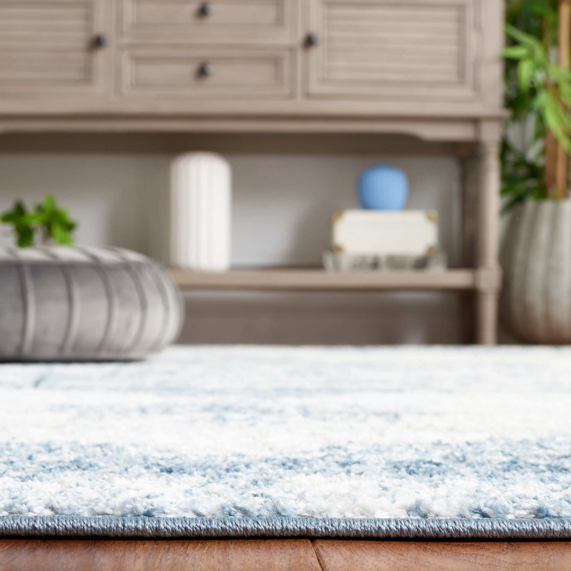 Safavieh Layla Lay100A Ivory Grey/Blue Area Rug