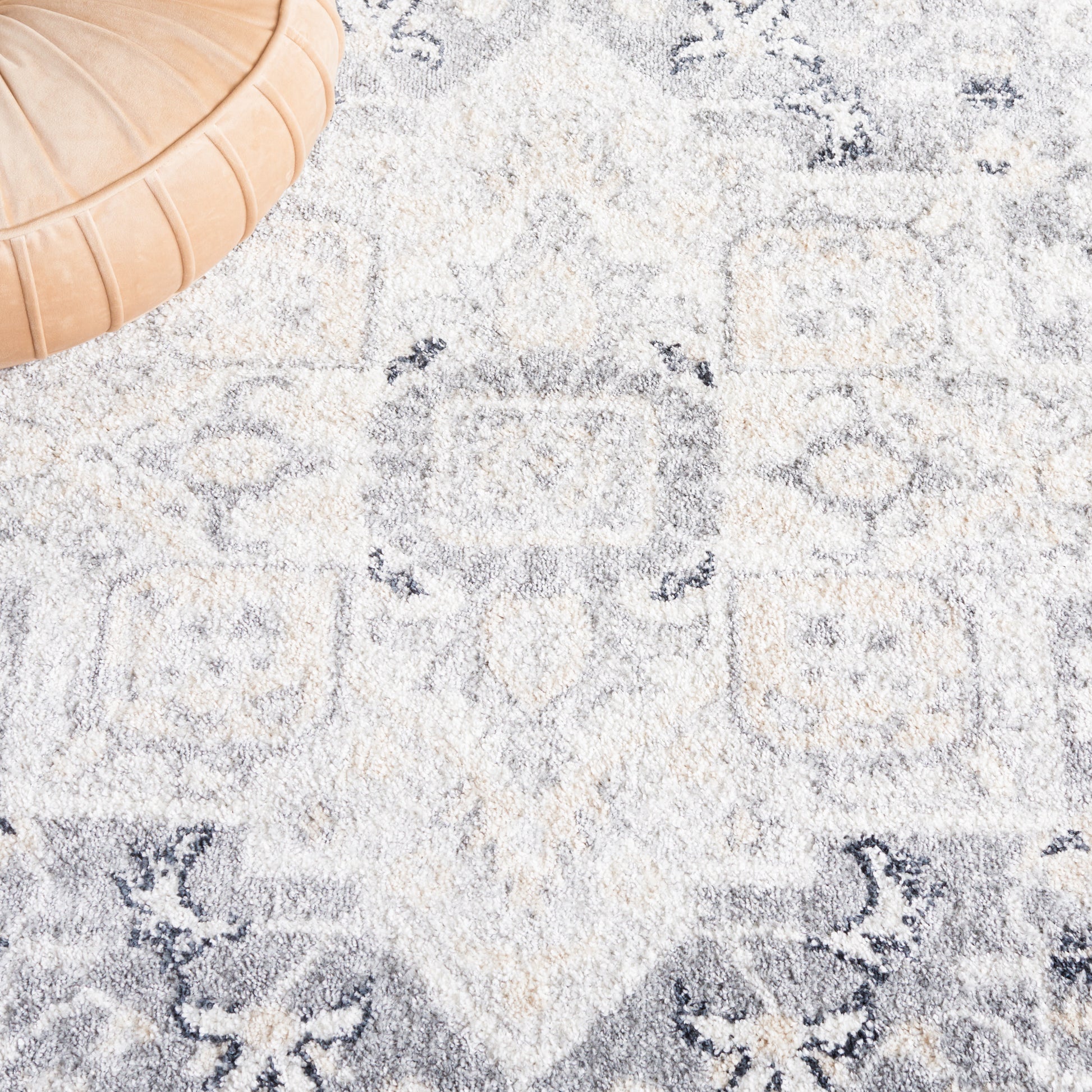 Safavieh Layla Lay109A Ivory Grey/Charcoal Area Rug