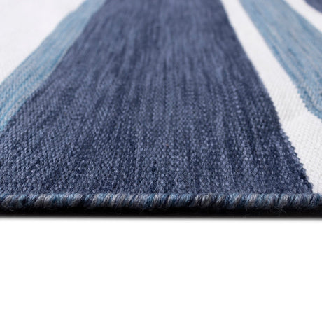 Liora Manne Sorrento Boat Stripe 6317/33 Navy Rug.