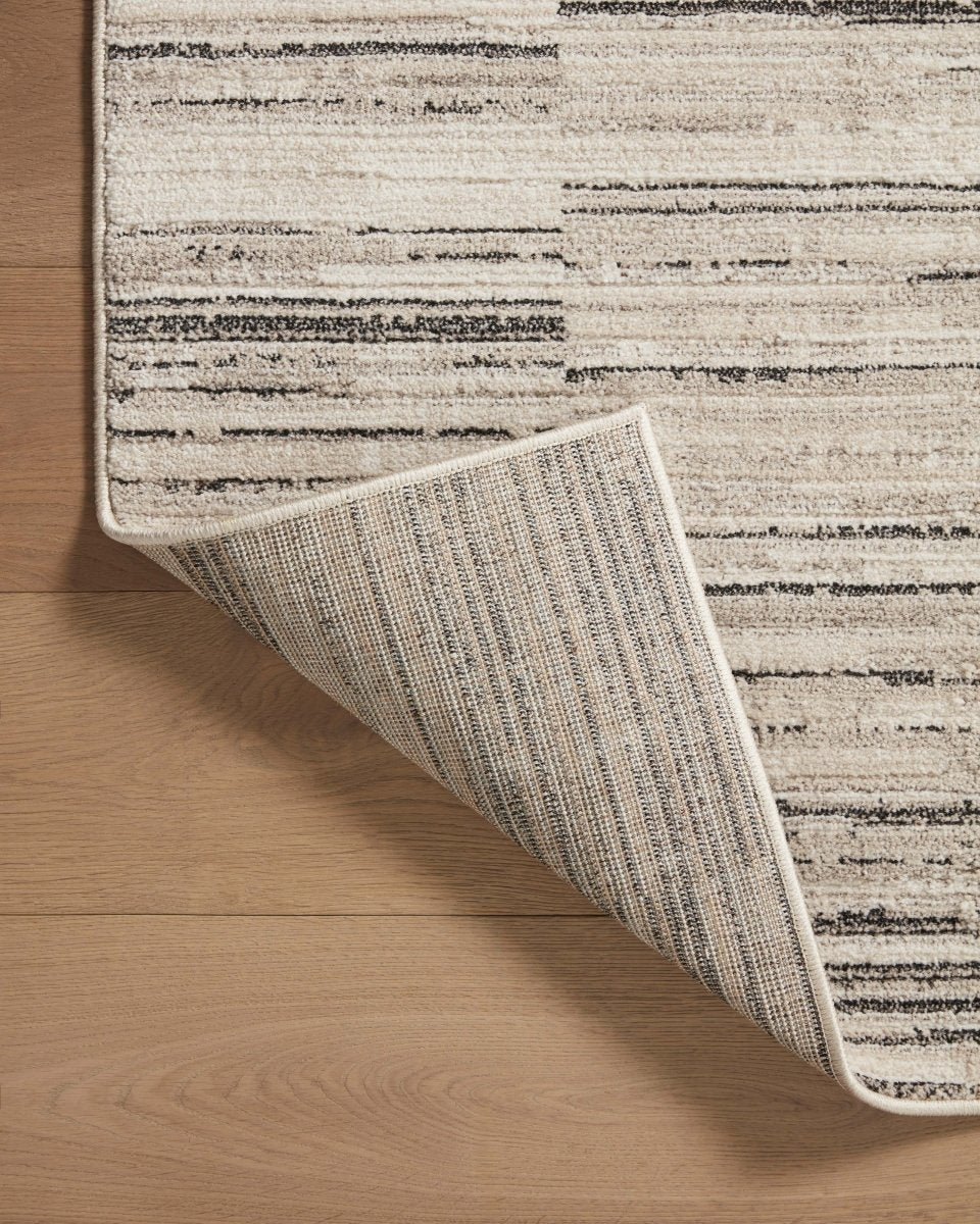 Loloi Darby Dar-01 Charcoal/Sand Rug.