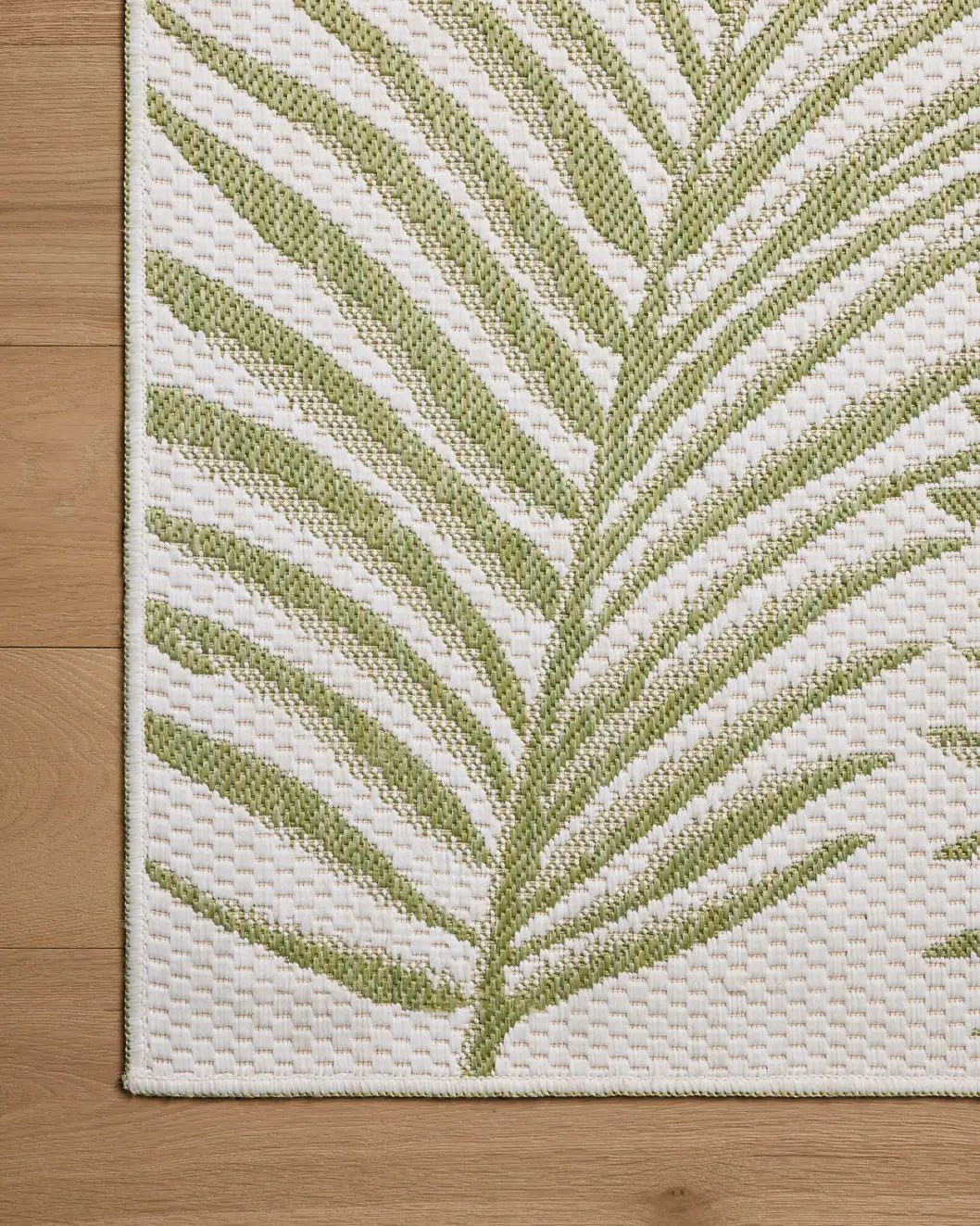 Loloi Easton ESN-06 Ivory / Green Rug - corner on wood