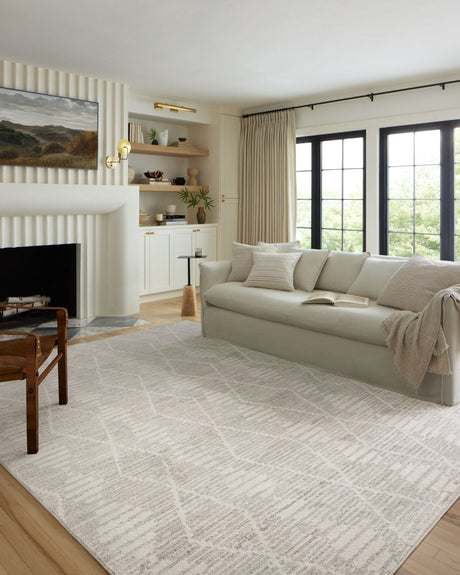 Loloi Kamala Kam-02 Ivory/Silver Rug.