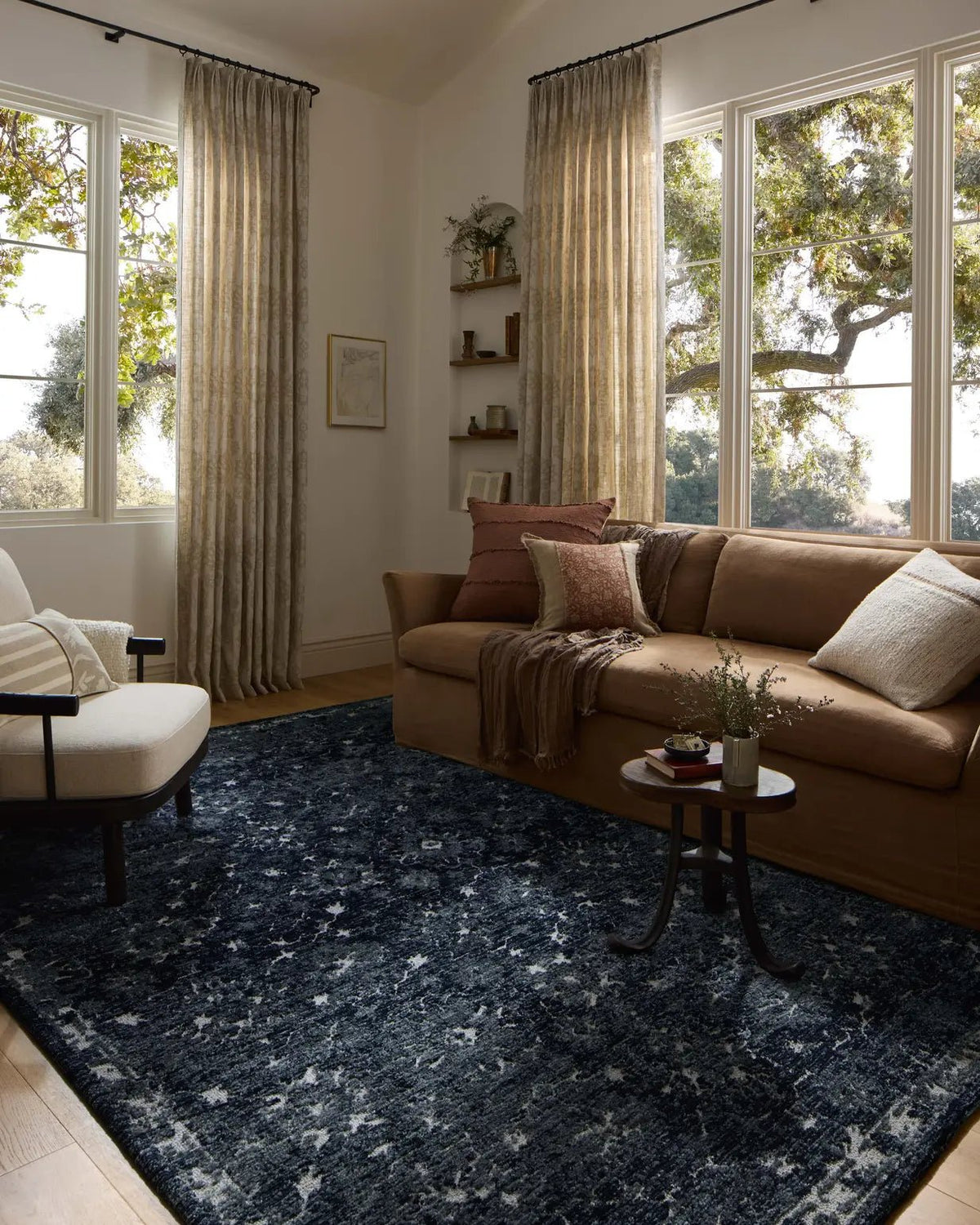 Loloi Percival PCV-02 Navy / Ivory Rug - room scene 3