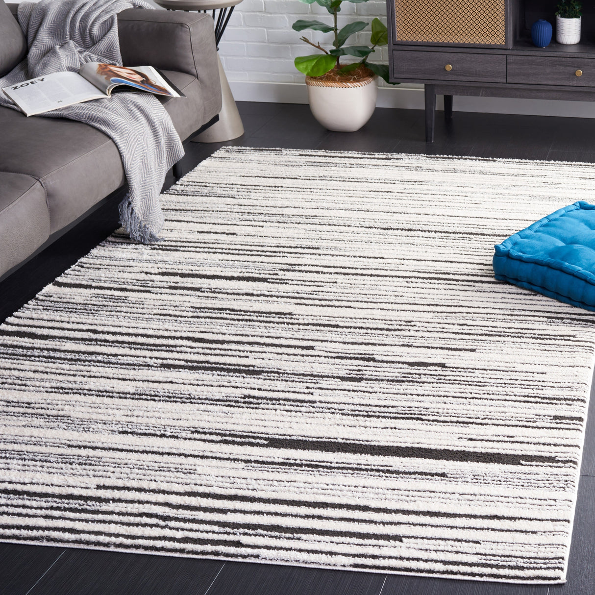 Safavieh Melody Mel116A Ivory/Black Rug.