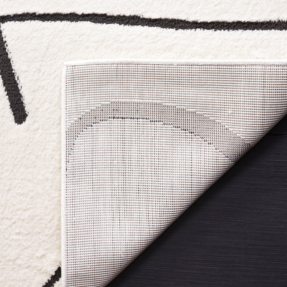 Safavieh Melody Mel120A Ivory/Black Rug.