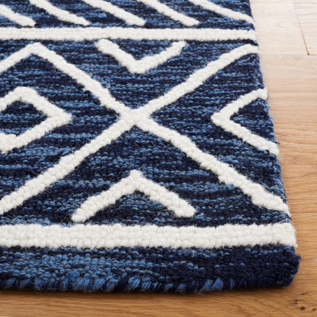 Safavieh Metro Met460N Navy/Ivory Rug.