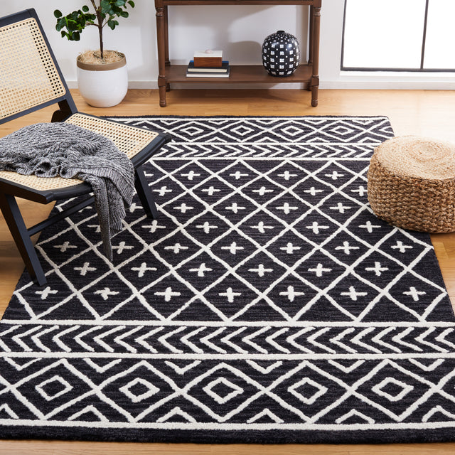 Safavieh Metro Met460Z Black/Ivory Rug.