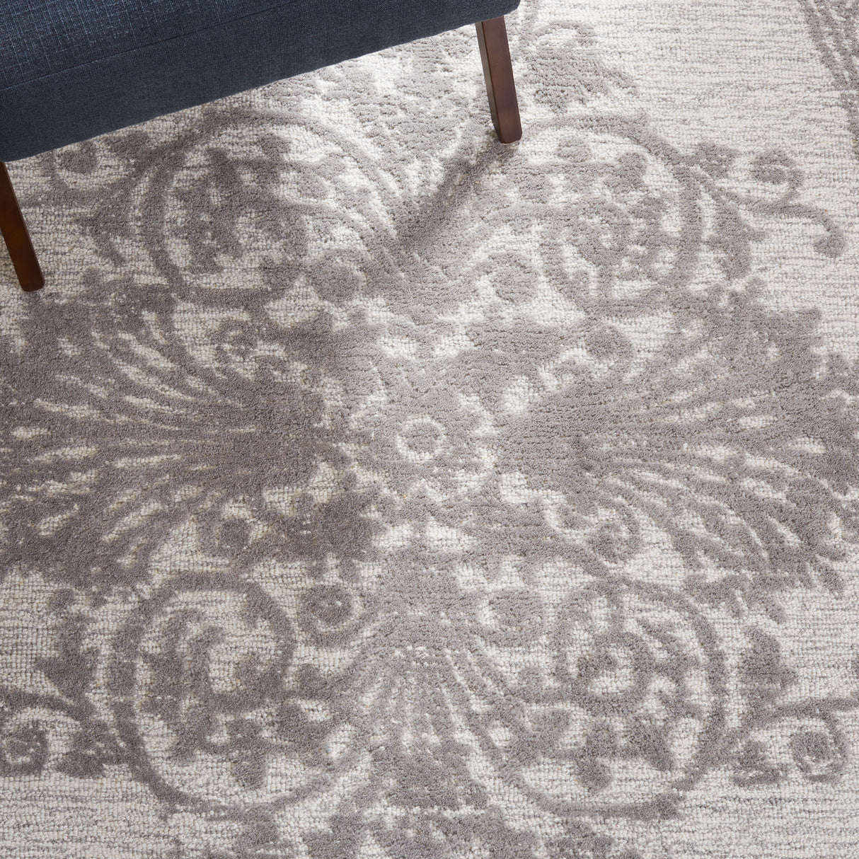 Safavieh Metro Met616G Dark Grey/Ivory Rug.