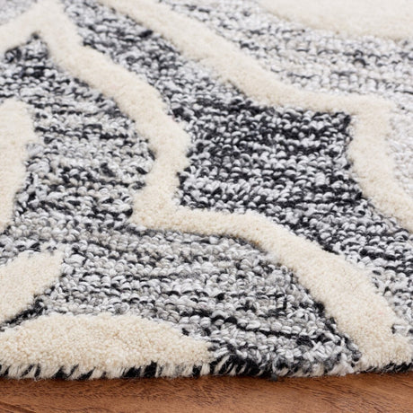 Safavieh Metro Met872Z Black/Ivory Rug.