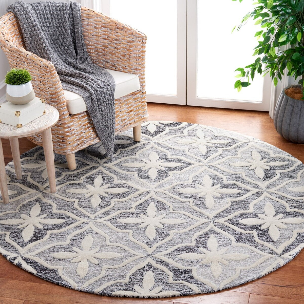 Safavieh Metro Met872Z Black/Ivory Area Rug