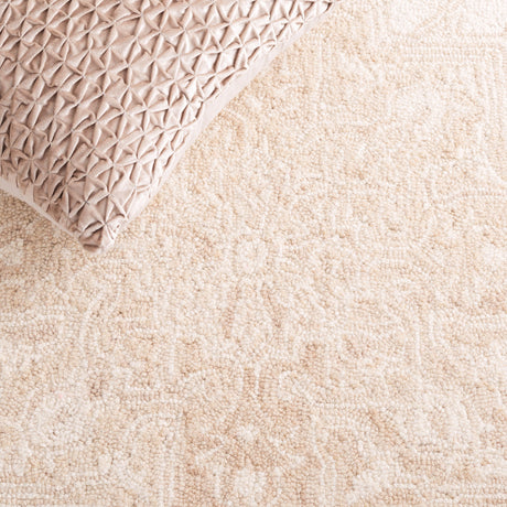 Safavieh Metro Met874B Beige/Ivory Rug.