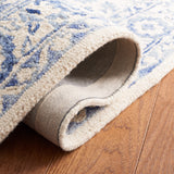 Safavieh Metro Met874M Blue/Ivory Rug.