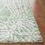 Safavieh Metro Met875Y Green/Ivory Rug.