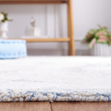Safavieh Metro Met880M Blue/Ivory Rug.