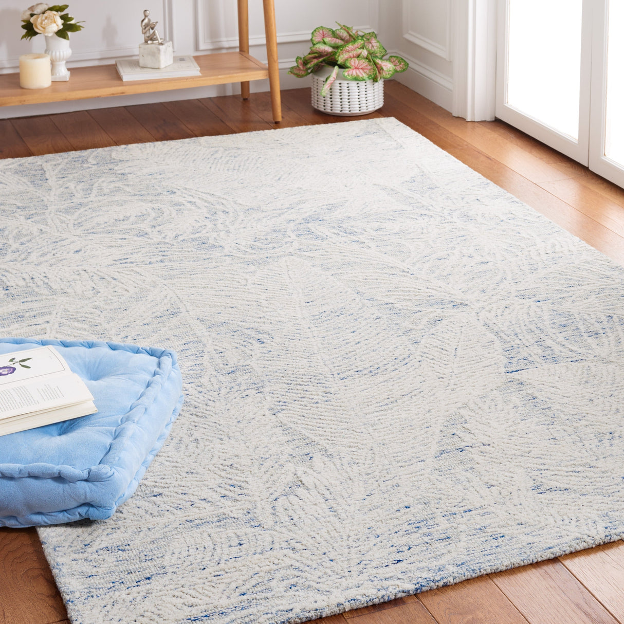 Safavieh Metro Met880M Blue/Ivory Rug.