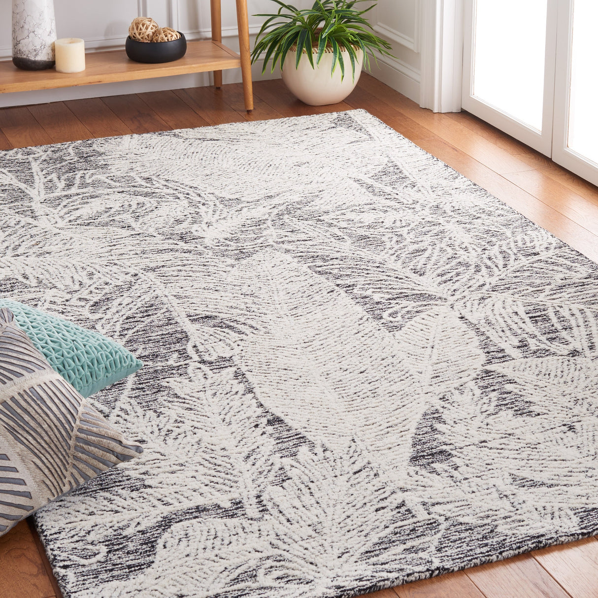 Safavieh Metro Met880Z Black/Ivory Rug.