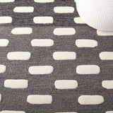Safavieh Metro Met882Z Black/Ivory Rug.