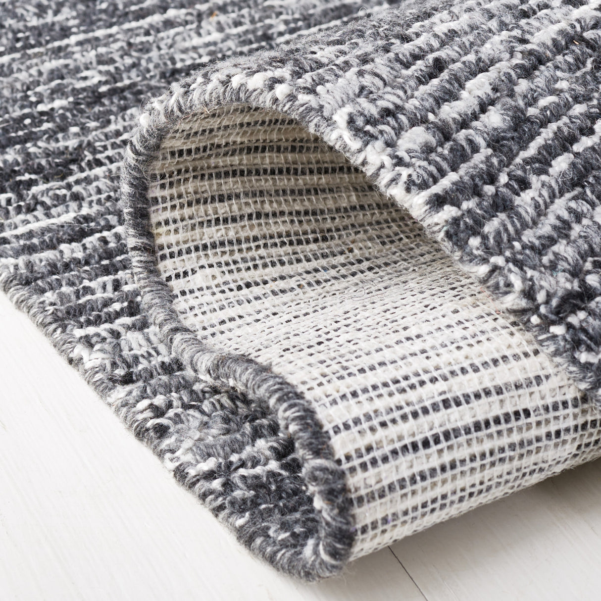 Safavieh Mirage Mir425G Dark Grey/Ivory Rug.
