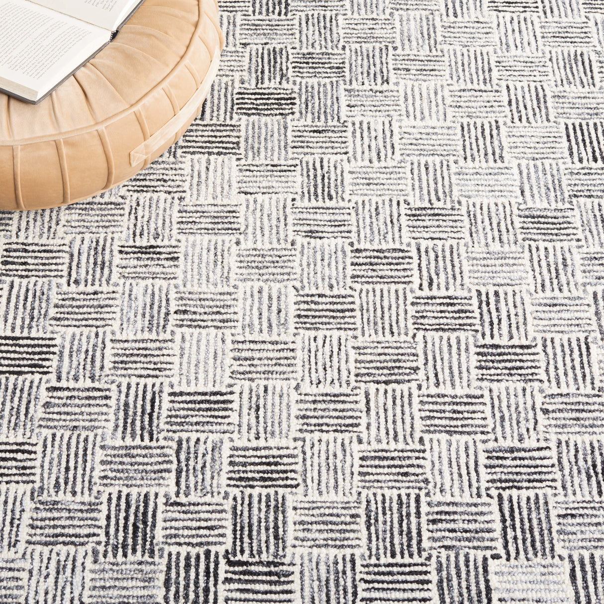 Safavieh Micro-Loop Mlp537H Dark Grey/Ivory Rug.