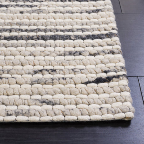 Safavieh Marbella Mrb205Z Black/Ivory Rug.