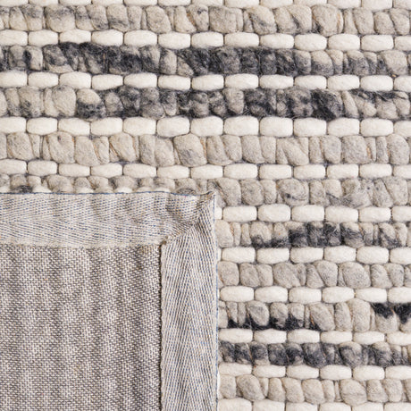 Safavieh Marbella Mrb205Z Black/Ivory Rug.