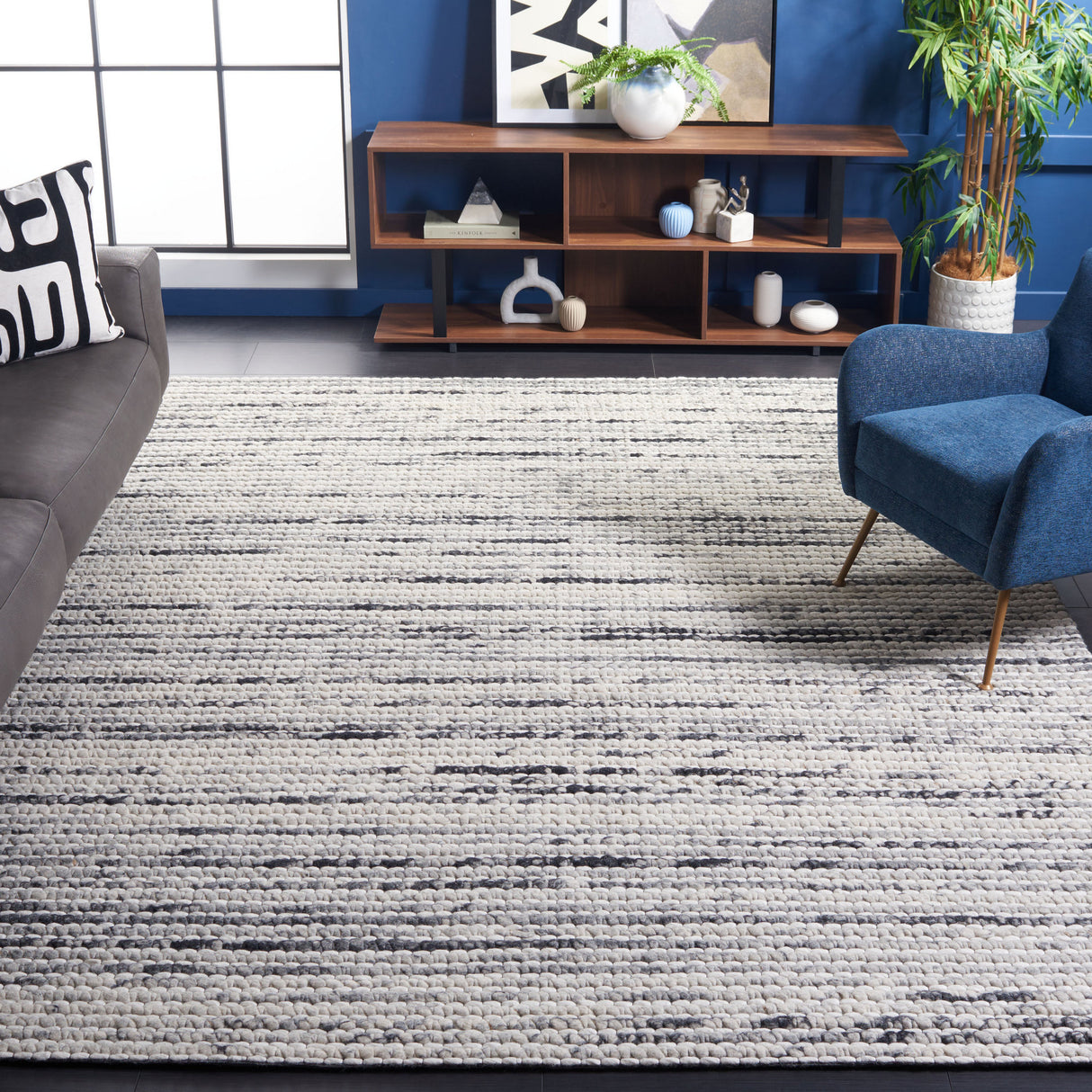 Safavieh Marbella Mrb205Z Black/Ivory Rug.