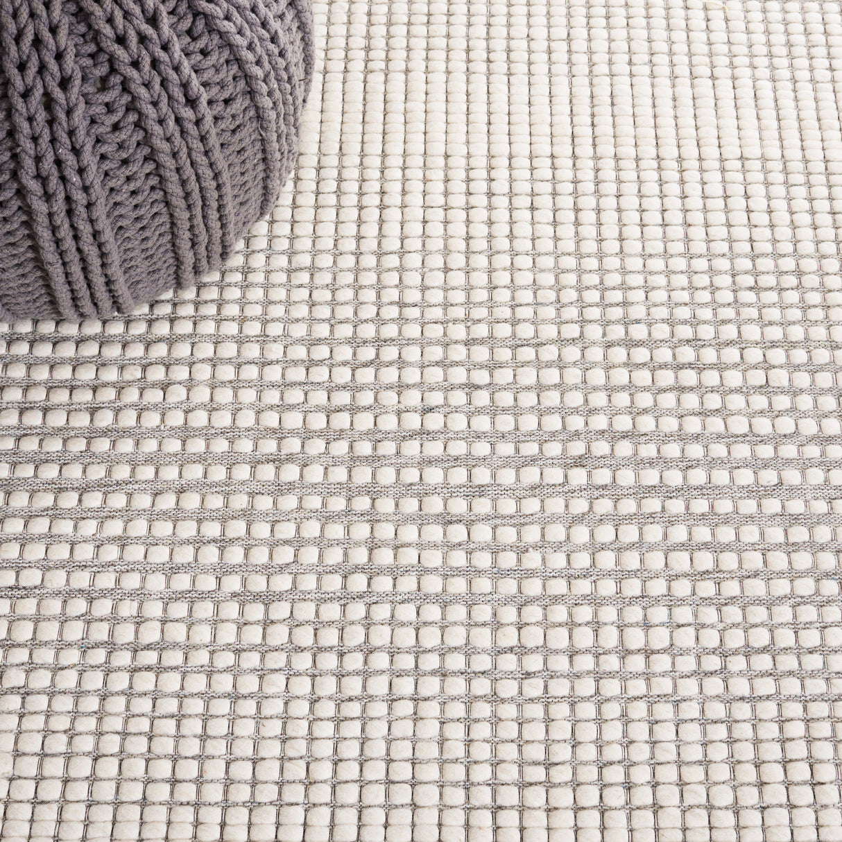 Safavieh Marbella Mrb208F Ivory/Grey Rug.
